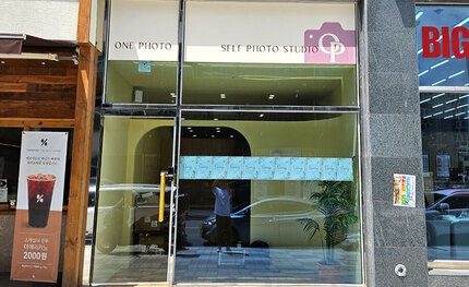 무인사진관 '원포토' 포토키오스크 납품